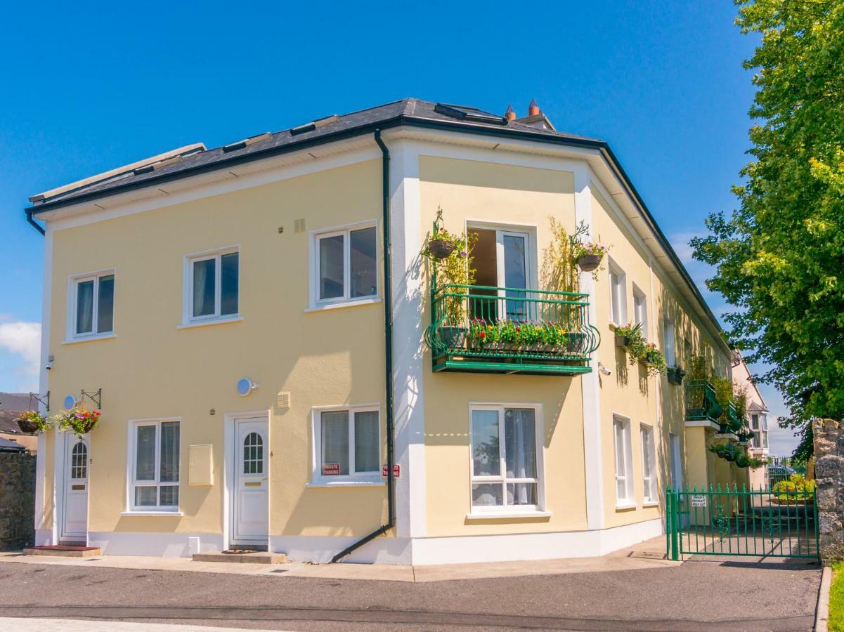 Waterfront Self Catering Houses Carrick on Shannon 외부 사진
